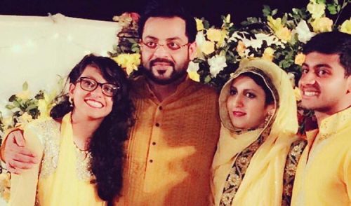 Aamir Liaquat Hussain Pics  Age  Photos  Family  Wife  Biography  Pictures  Wikipedia - 95