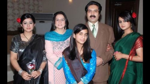 Aftab Iqbal Family - 70