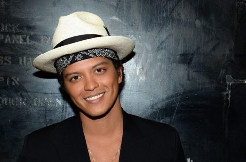 Bruno Mars Pics  Age  Photos  Wife  Biography  Pictures  Wikipedia - 37