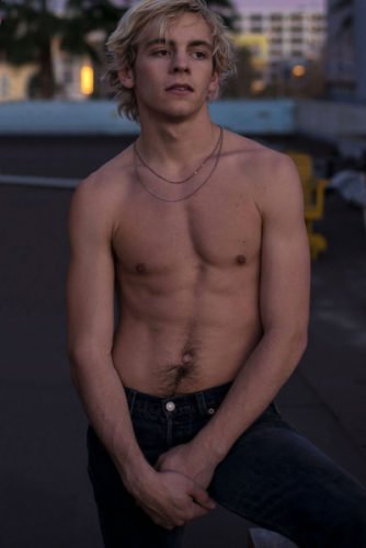 Ross Lynch Leaked Pics  Shirtless  Biography  Wiki - 17