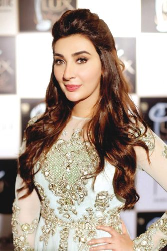 Ayesha Khan Age  Height  Family  Wedding Pictures  Biography  Wiki - 9