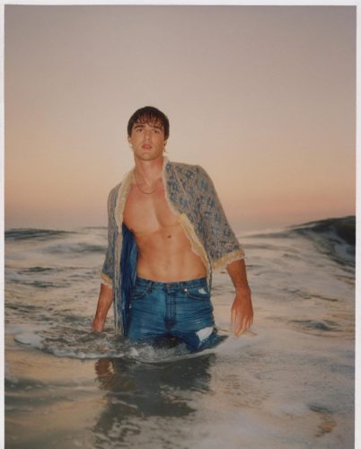 Jacob Elordi Pics  Shirtless  Height  Biography  Wiki - 36