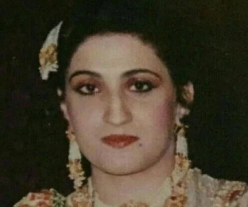 Bushra Bibi Photos  Sister  Wiki  Biography - 22