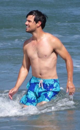 Taylor Lautner Pics  Shirtless  Biography  Wiki - 72