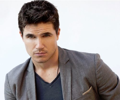 Robbie Amell Pics  Shirtless  Biography  Wiki - 33