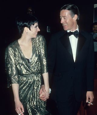 Liza Minnelli Pics  Wedding Dress  Halston  Biography  Wiki - 36