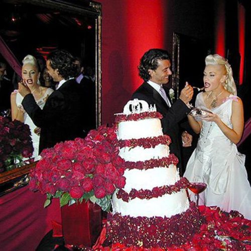 Gwen Stefani Wedding Dress  Blake Shelton  Photos  Pictures  Biography  Wiki - 40