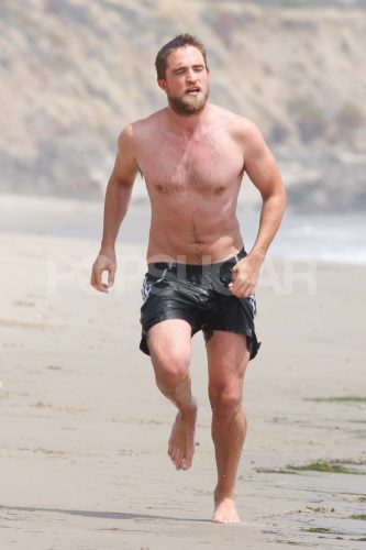 Robert Pattinson Pics  Shirtless  Wiki  Biography - 22
