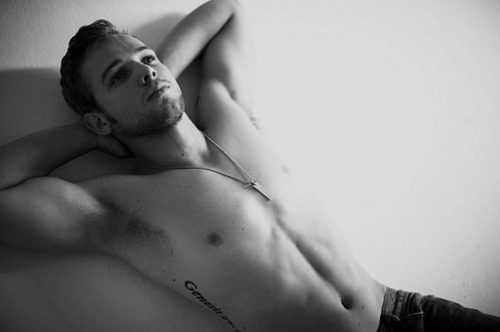 max thieriot shirtless 5