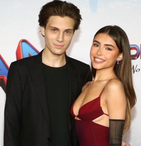 Madison Beer Pics  Height  Brother  Biography  Wiki - 61
