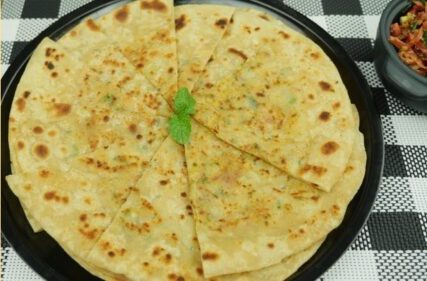 Aalu Ka Paratha Recipe   How to Make Aalu Ka Paratha - 2