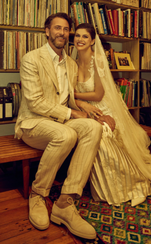 Alexandra Daddario News  Pics  Wedding Dress  Marriage  Biography  Wiki - 17