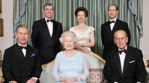 Queen Elizabeth News  Pics  Husband  Son  Sister  Wedding  Family Tree  Wiki  Biography - 27