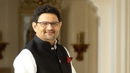 Miftah Ismail Pics  Age  Photos  Brother  Biography  Pictures  Wikipedia - 27
