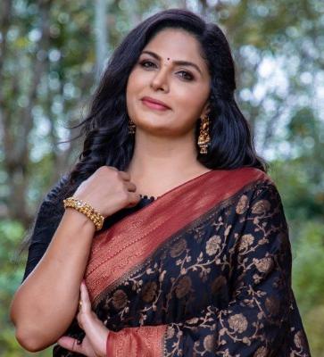 Asha Sarath Pics  Age  Photos  Daughter  Marriage  Biography  Pictures  Wikipedia - 67